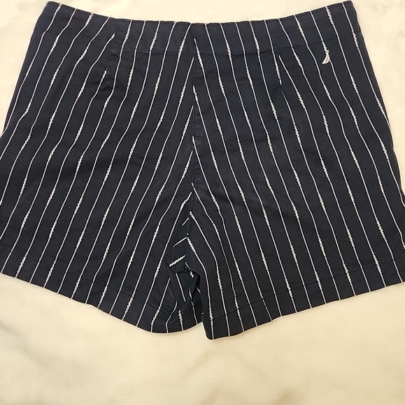 Nautica Mid Rise Twill Womens Navy  Shorts  10 - Picture 9 of 12